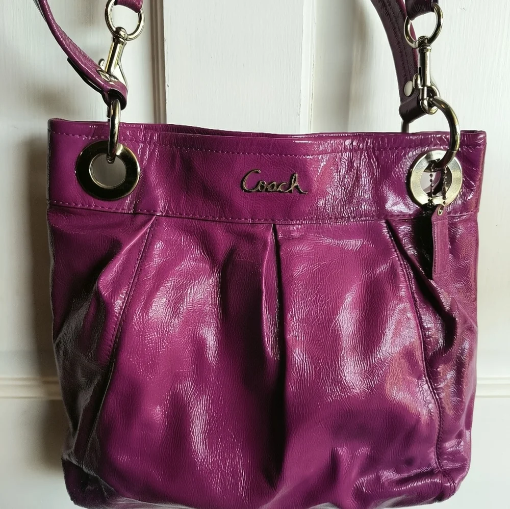 Coach Ashley Liquid Gloss Soft Leather Hippie #F17953 EUC 2011 - Picture 3 of 8